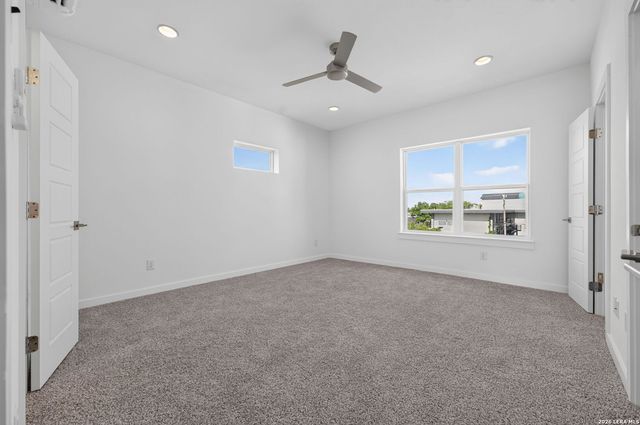 1735 W Gramercy Pl Unit 201, San Antonio, TX 78201