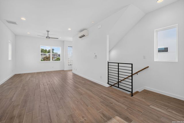 1735 W Gramercy Pl Unit 201, San Antonio, TX 78201