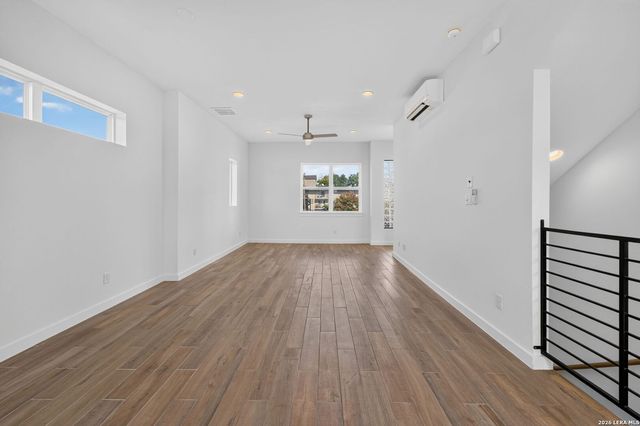 1735 W Gramercy Pl Unit 201, San Antonio, TX 78201