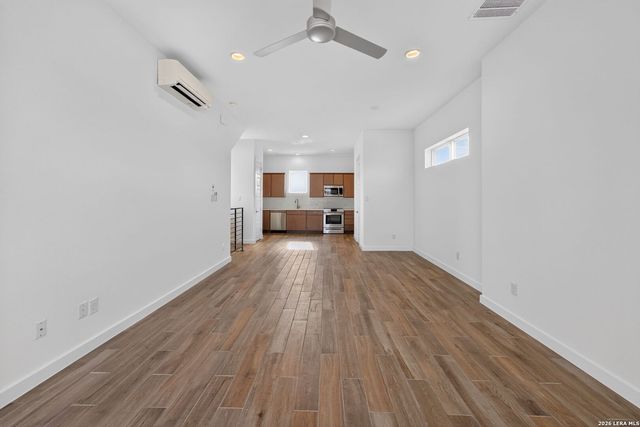 1735 W Gramercy Pl Unit 201, San Antonio, TX 78201