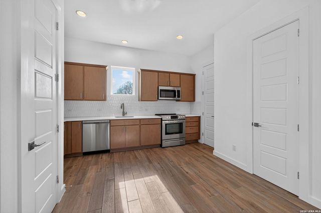 1735 W Gramercy Pl Unit 201, San Antonio, TX 78201