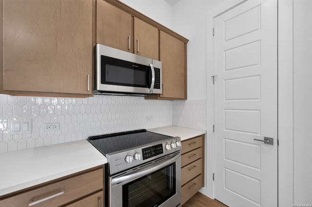 1735 W Gramercy Pl Unit 201, San Antonio, TX 78201