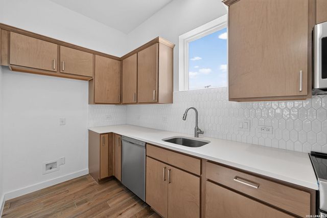 1735 W Gramercy Pl Unit 201, San Antonio, TX 78201