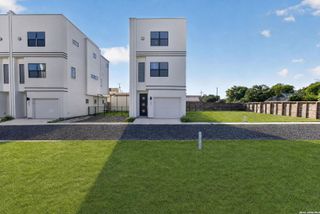 1735 W Gramercy Pl Unit 201, San Antonio, TX 78201