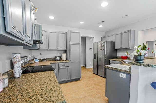 4809 BULLHEAD LN, Columbia, MO 65202