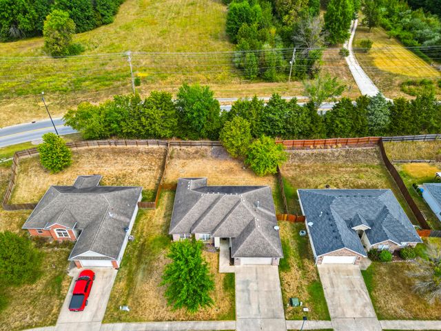 4809 BULLHEAD LN, Columbia, MO 65202