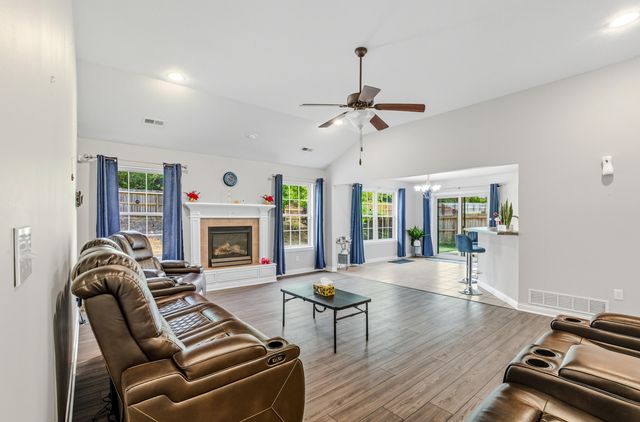 4809 BULLHEAD LN, Columbia, MO 65202