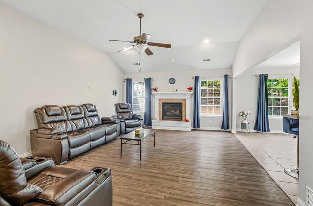 4809 BULLHEAD LN, Columbia, MO 65202