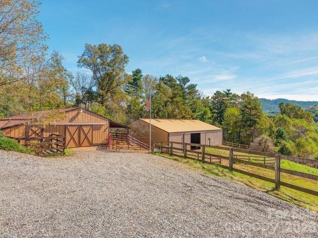 40 Chambers Drive, Weaverville, NC 28787