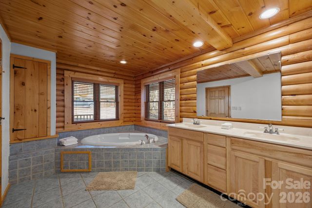 40 Chambers Drive, Weaverville, NC 28787