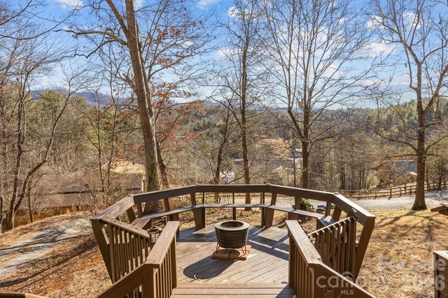 40 Chambers Drive, Weaverville, NC 28787