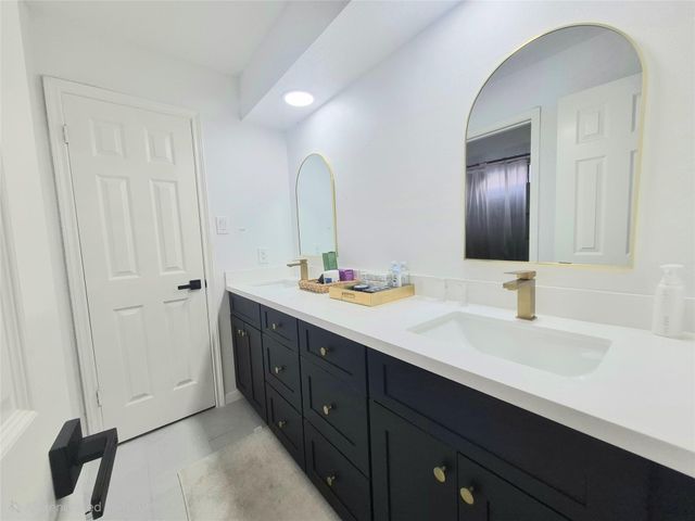 11911 Dandelion Lane, Houston, TX 77071