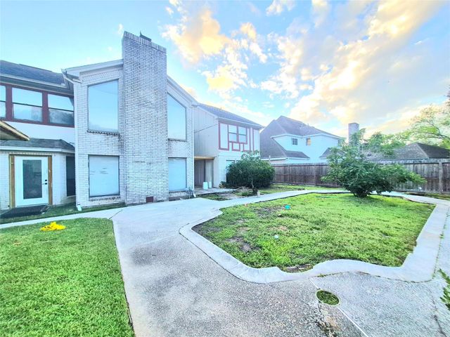 11911 Dandelion Lane, Houston, TX 77071