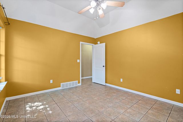 9852 Pigeon Roost Park Circle, Olive Branch, MS 38654