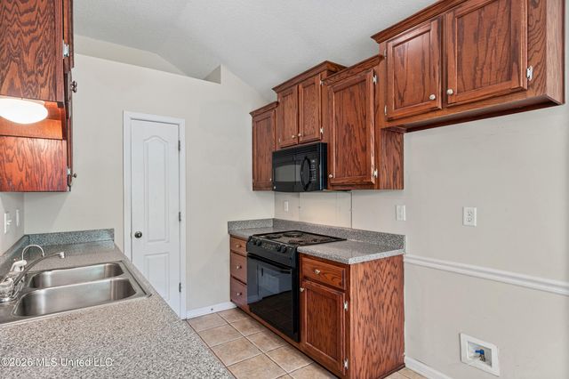 9852 Pigeon Roost Park Circle, Olive Branch, MS 38654