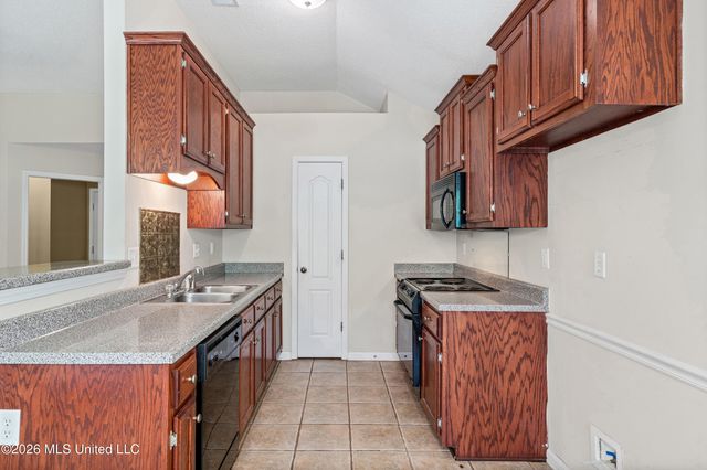 9852 Pigeon Roost Park Circle, Olive Branch, MS 38654