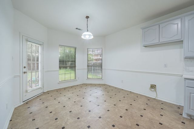 307 Dover Heights Trail, Mansfield, TX 76063