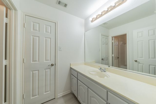307 Dover Heights Trail, Mansfield, TX 76063