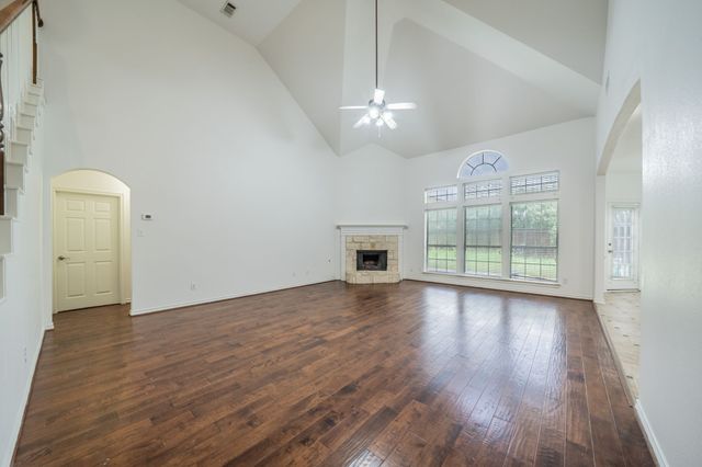 307 Dover Heights Trail, Mansfield, TX 76063