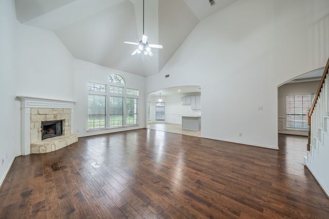 307 Dover Heights Trail, Mansfield, TX 76063