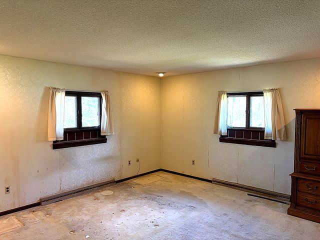 1590 E ELMER RD, Vineland, NJ 08361