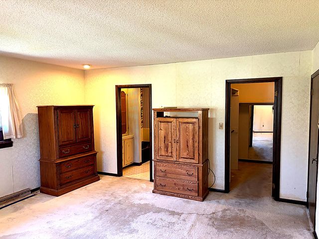 1590 E ELMER RD, Vineland, NJ 08361