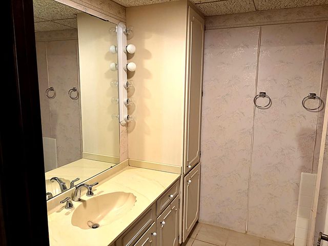 1590 E ELMER RD, Vineland, NJ 08361