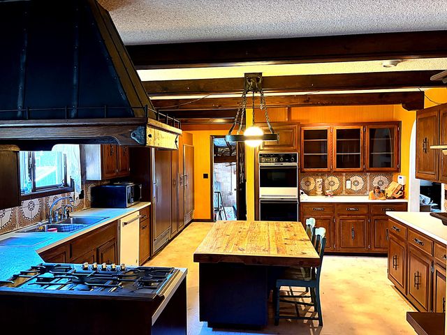1590 E ELMER RD, Vineland, NJ 08361
