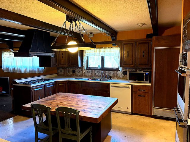 1590 E ELMER RD, Vineland, NJ 08361