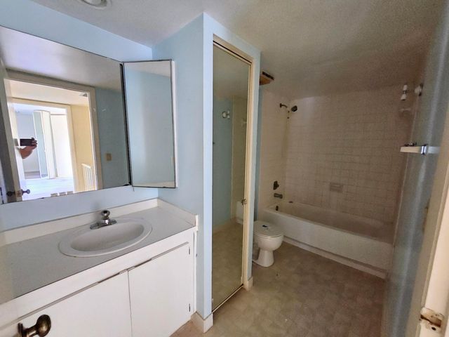 5935 SE Riverboat Drive 615, Stuart, FL 34997