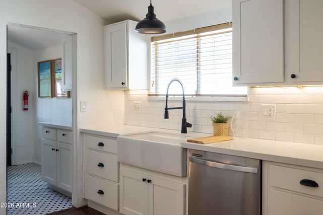 30 W EDGEMONT Avenue, Phoenix, AZ 85003