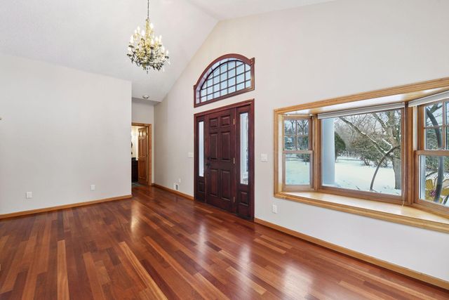 5767 Vine Hill Road, Minnetonka, MN 55345