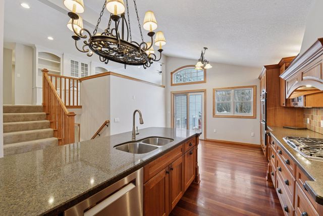 5767 Vine Hill Road, Minnetonka, MN 55345