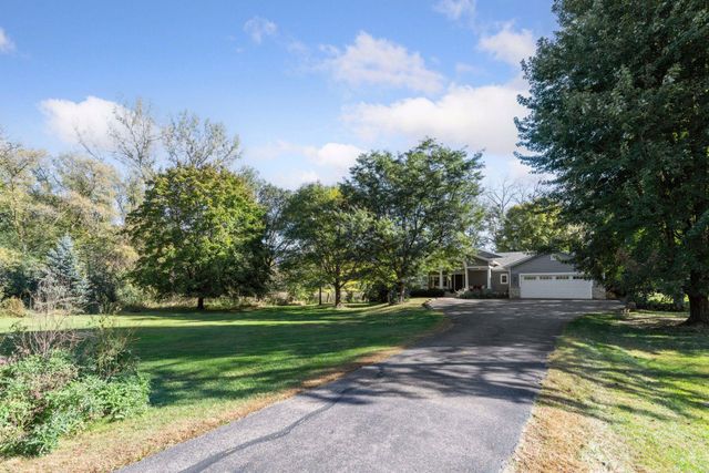 5767 Vine Hill Road, Minnetonka, MN 55345