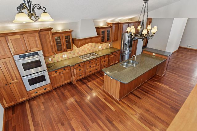 5767 Vine Hill Road, Minnetonka, MN 55345