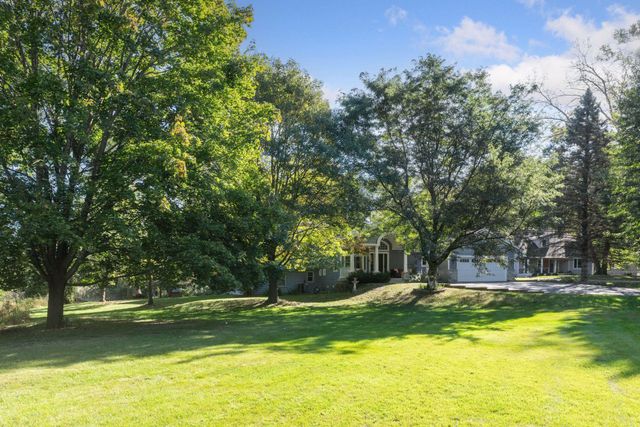 5767 Vine Hill Road, Minnetonka, MN 55345