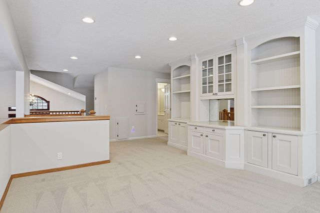 5767 Vine Hill Road, Minnetonka, MN 55345