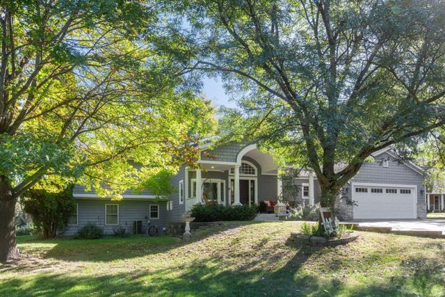 5767 Vine Hill Road, Minnetonka, MN 55345