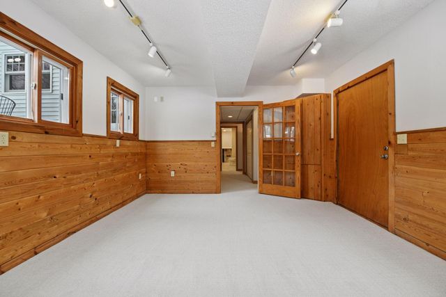 5767 Vine Hill Road, Minnetonka, MN 55345