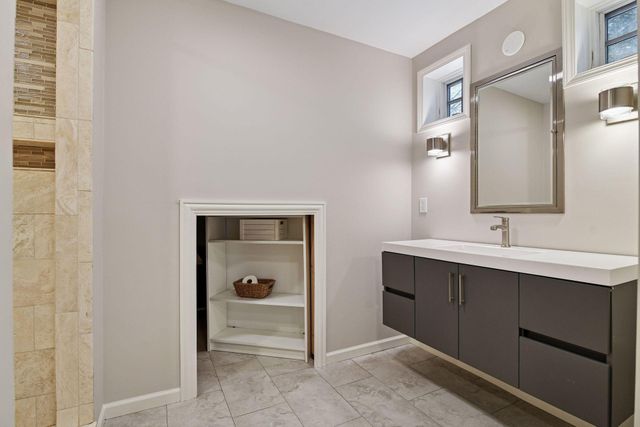 5767 Vine Hill Road, Minnetonka, MN 55345