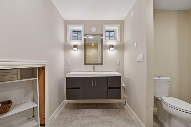 5767 Vine Hill Road, Minnetonka, MN 55345