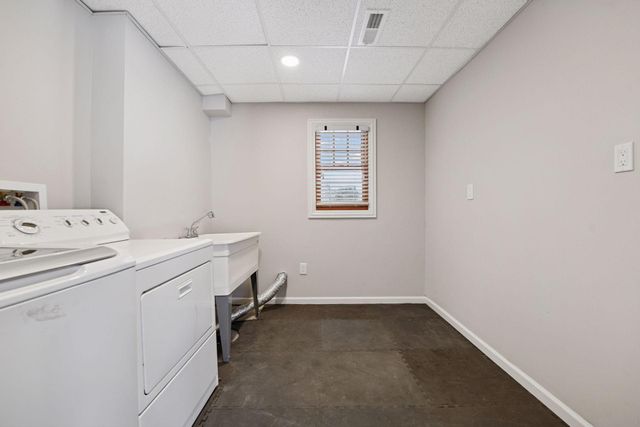 5767 Vine Hill Road, Minnetonka, MN 55345