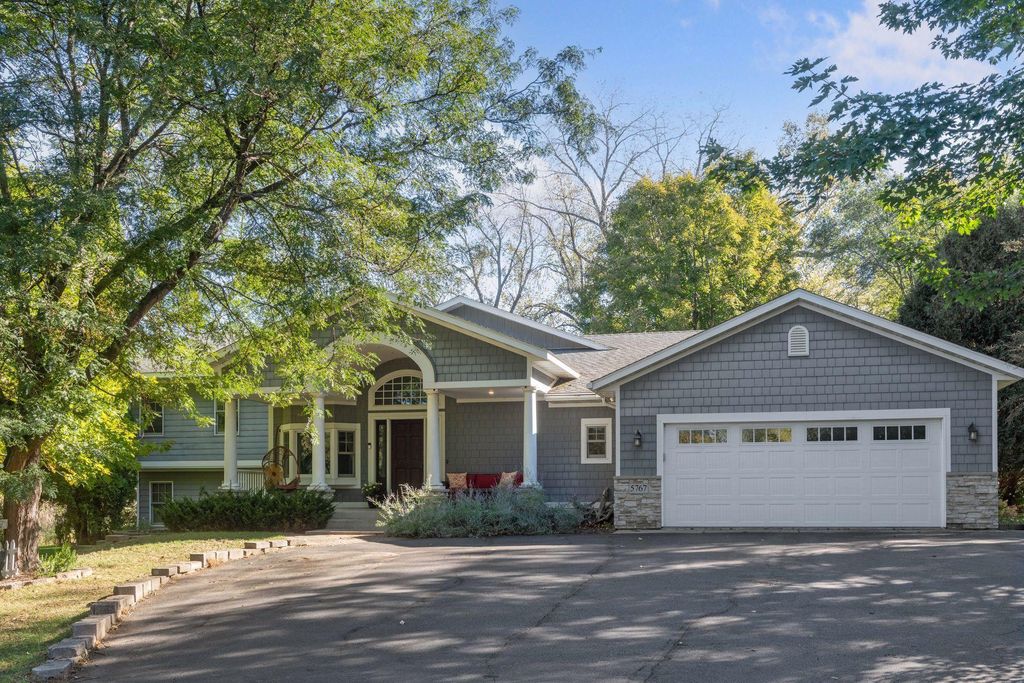 5767 Vine Hill Road, Minnetonka, MN 55345