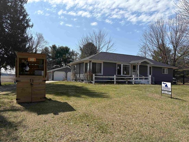 16501 Gary Road, Chesaning, MI 48616