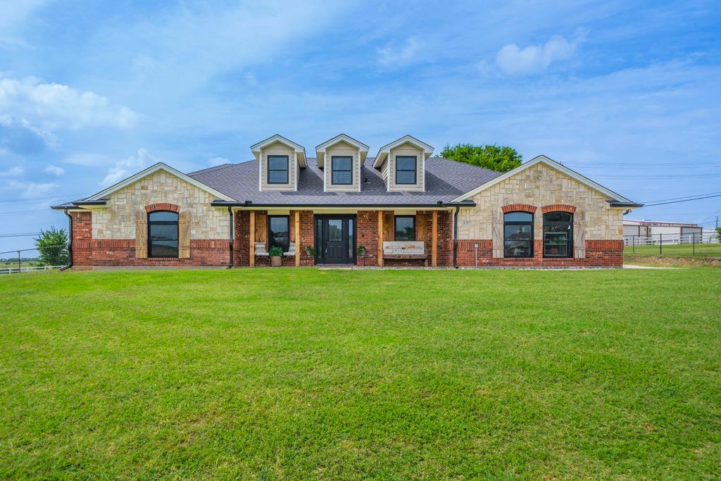 2717 Rawhide Court, Haslet, TX 76052