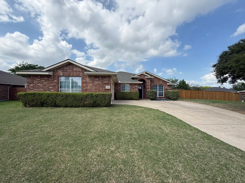7209 Blue Sky Court, Rowlett, TX 75089
