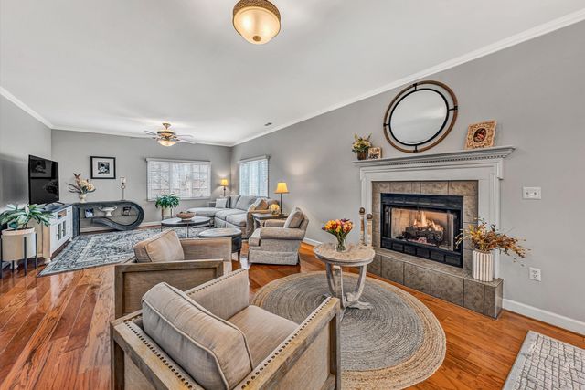 100 Waterside DR, Moneta, VA 24121