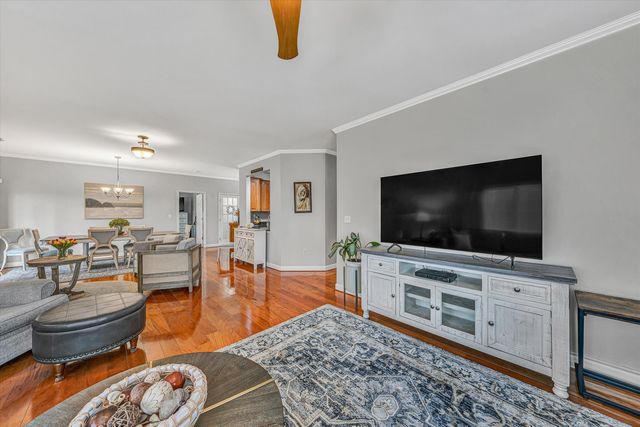 100 Waterside DR, Moneta, VA 24121