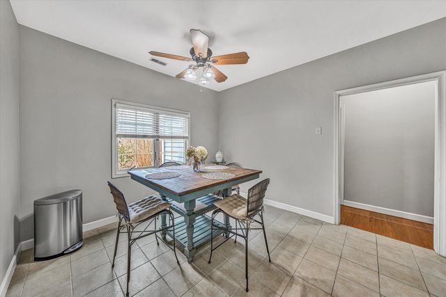 100 Waterside DR, Moneta, VA 24121