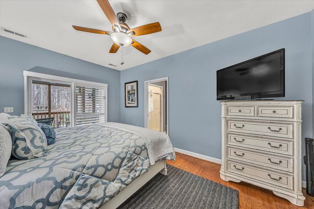 100 Waterside DR, Moneta, VA 24121